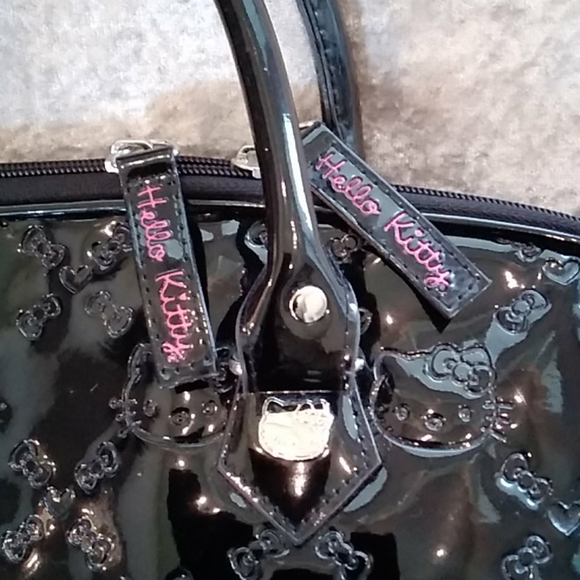 Hello Kitty Purse - Picture 3 of 12